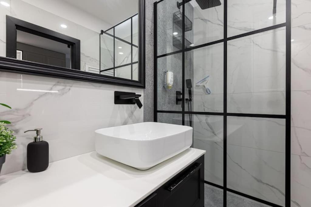 Golden Apartments Wroclaw - Great Location - Cozy And Bright&Janapawla19 Exterior foto